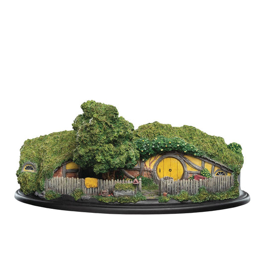 THE HOBBIT TRILOGY HOBBIT HOLE GANDALFS CUTTING STATUE (NET)